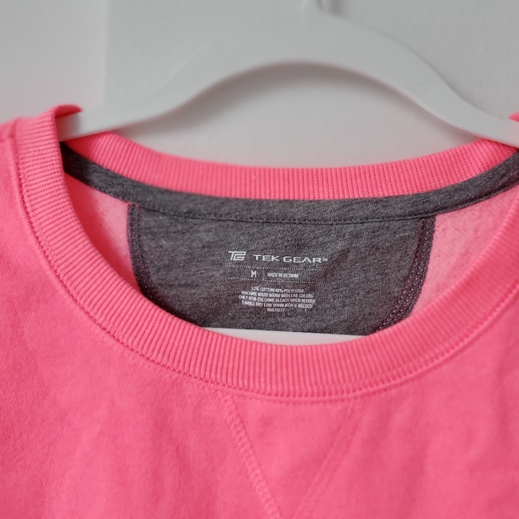 ♡SOLD♡ TEK GEAR PINK THUMB HOLE SWEATSHIRT top crew neck Size Medium - Picture 3 of 7